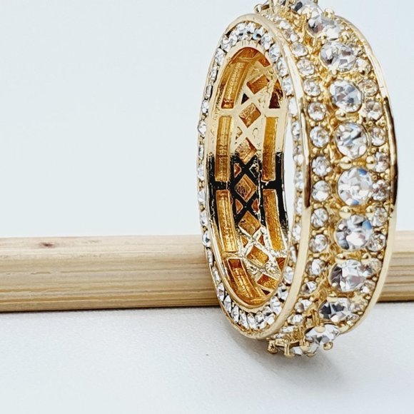 💥Eternity Band 18K Gold Plated Cubic Zircon Engagement Rings forWomen,UN… - Picture 13 of 15